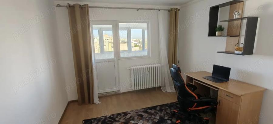 Apartament cu 4 camere semidecomandat în Iancului