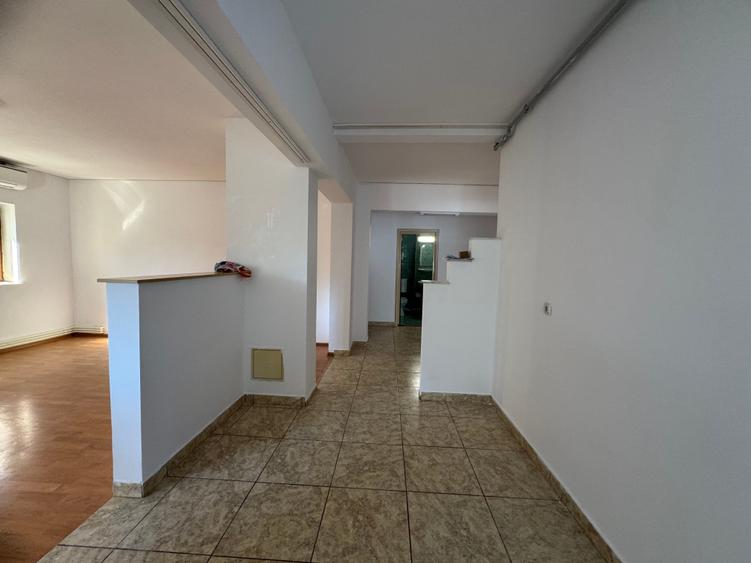 Apartament cu 3 camere decomandat în Tomis I