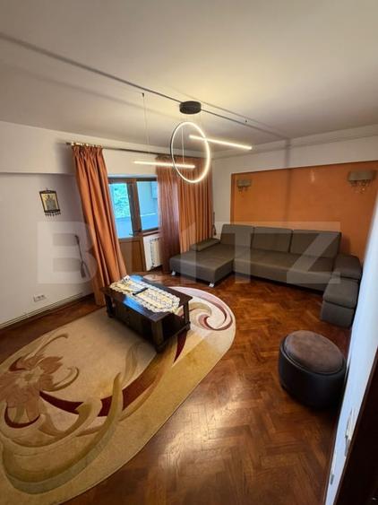 Apartament cu 3 camere decomandat, mobilat în Podu Roș