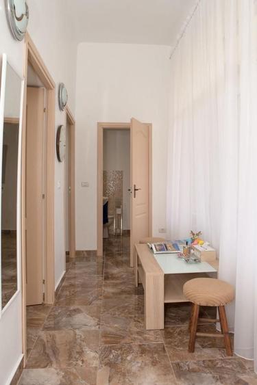 Apartament cu 2 camere decomandat, mobilat în P-ța Maria