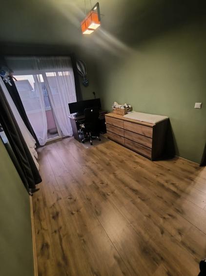 Apartament cu 3 camere decomandat în Florești