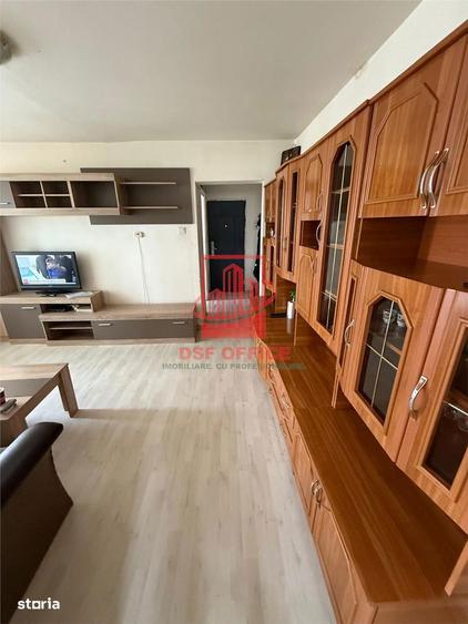 Apartament cu 2 camere semidecomandat în Mircea cel Bătrân