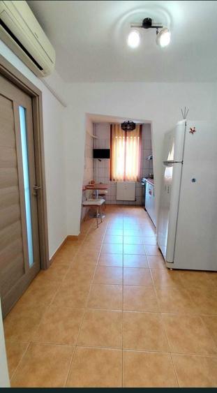 Apartament cu 2 camere decomandat în Republicii