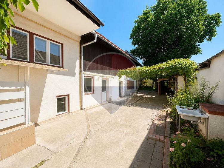 Casă individuală cu 3 camere cu Teren 305 Mp în Central