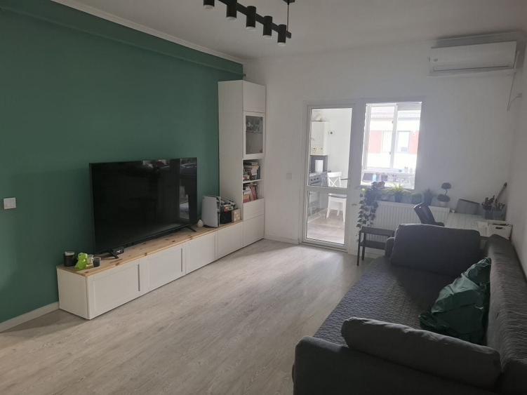 Apartament cu 2 camere decomandat în Roșu