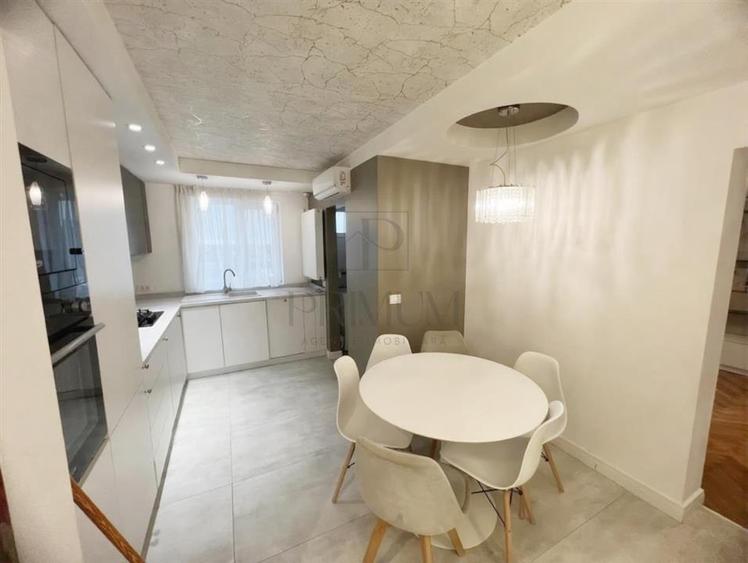 Apartament cu 3 camere semidecomandat, mobilat în Semicentral
