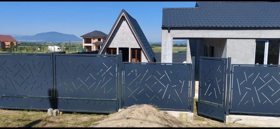 Casă cu 3 camere în Sânpetru