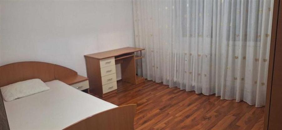 Apartament cu 3 camere decomandat în Brâncoveanu