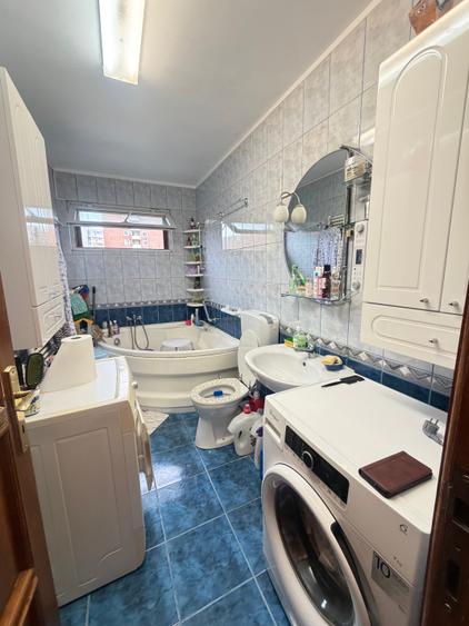 Apartament cu 3 camere decomandat, mobilat în Circumvalațiunii