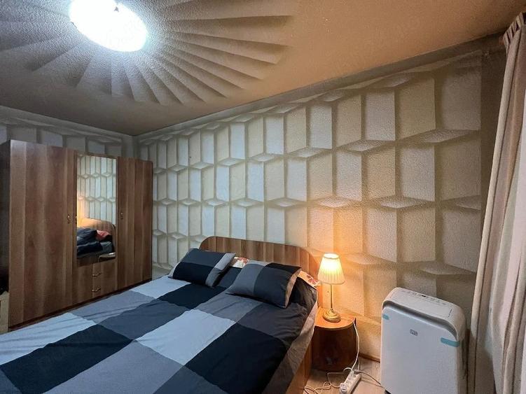 Apartament cu 3 camere semidecomandat în Berceni