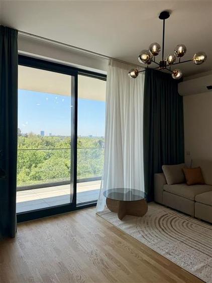 Apartament cu 3 camere decomandat, mobilat în Băneasa