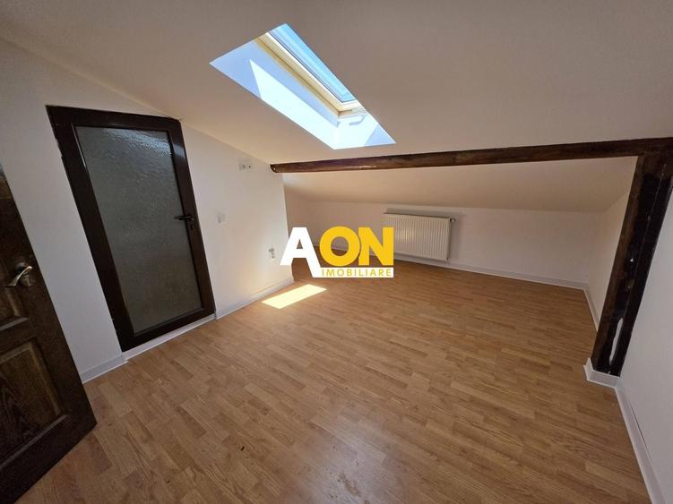 Apartament cu 5 camere decomandat în Cetate