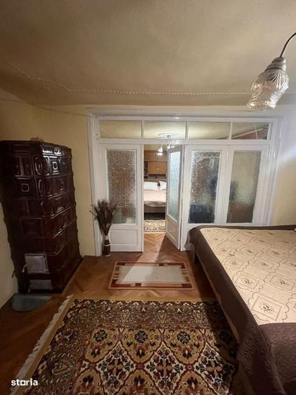 Casă cu 4 camere în Călugări