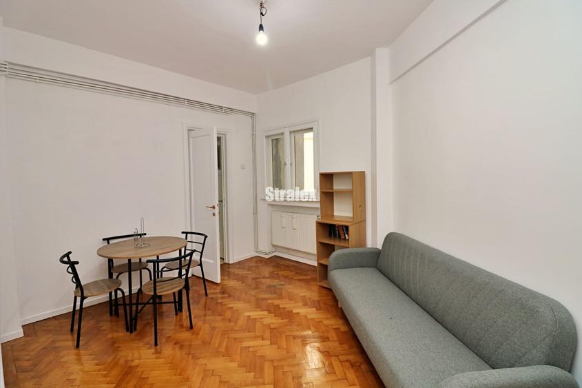 Apartament cu 3 camere circular în P-ța Unirii