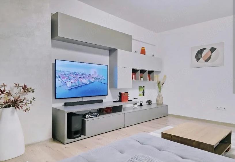 Apartament cu 2 camere decomandat în Tractorul