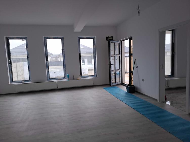 Casă cu 3 camere în Central