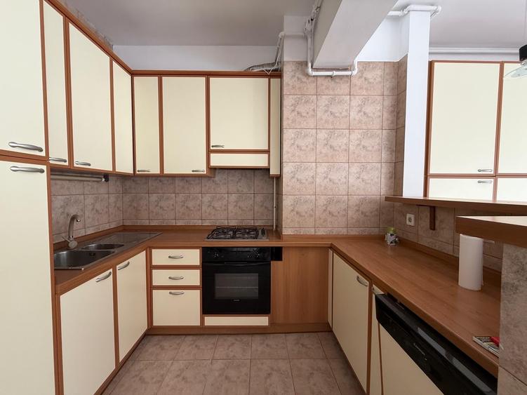 Apartament cu 3 camere decomandat în Dorobanți