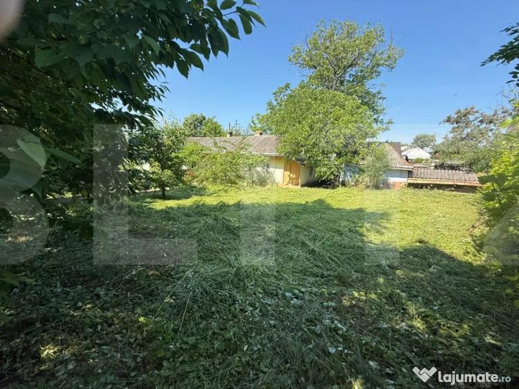 Casă cu 3 camere cu Teren 3095 Mp în Central