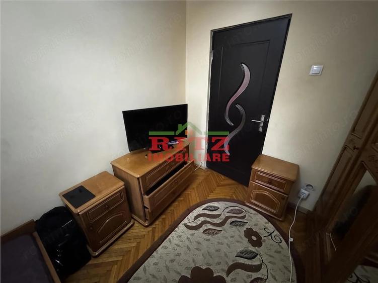 Apartament cu 3 camere decomandat în Bd. A.I.Cuza