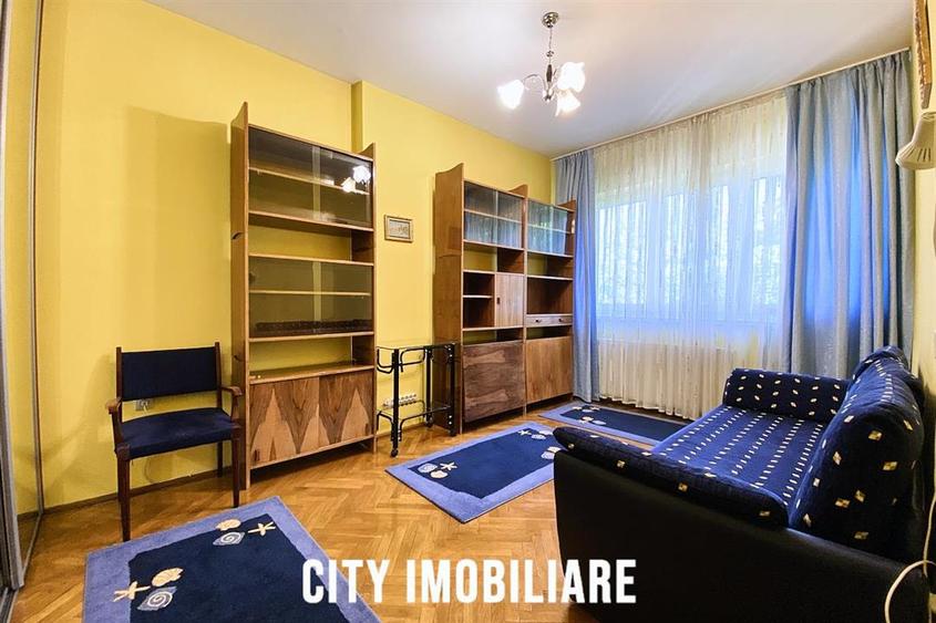 Apartament cu 3 camere decomandat, mobilat în Central