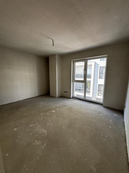 Apartament cu 4 camere semidecomandat în Mărăști