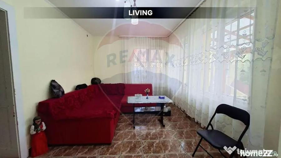 Casă cu 4 camere cu Teren 1295 Mp în Central