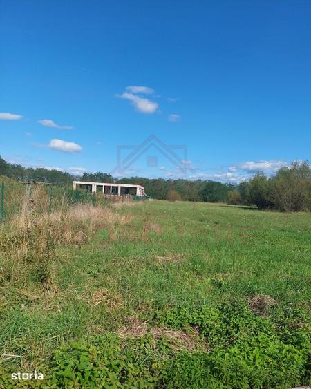 Teren de 704 mp, în Central