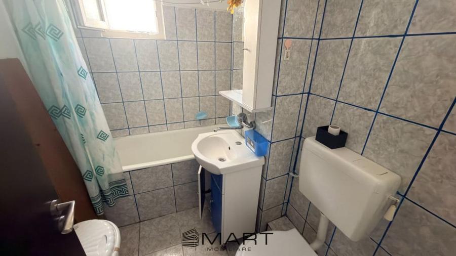 Apartament cu 3 camere decomandat în Vasile Aaron