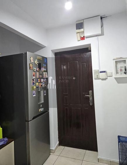 Apartament  3 camere etaj 1 decomandat Brancoveanu/2 loc parcare - 10