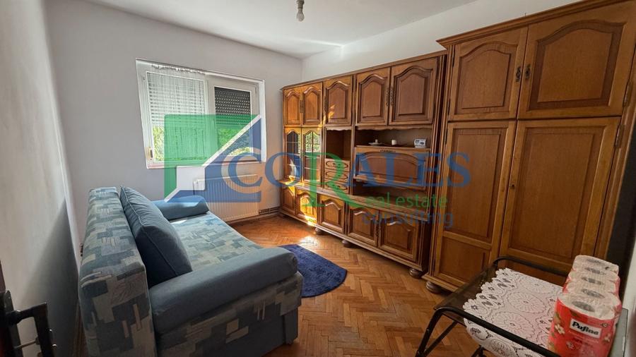 Apartament cu 3 camere decomandat, mobilat în Plăvăț II