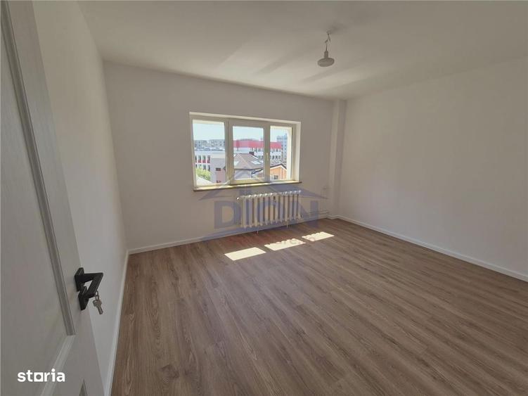 Apartament cu 3 camere în Nerva Traian