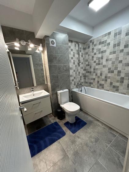 Apartament cu 3 camere decomandat în Roșu