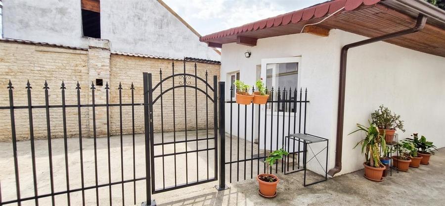 Casă cu 4 camere cu Teren 300 Mp în Central