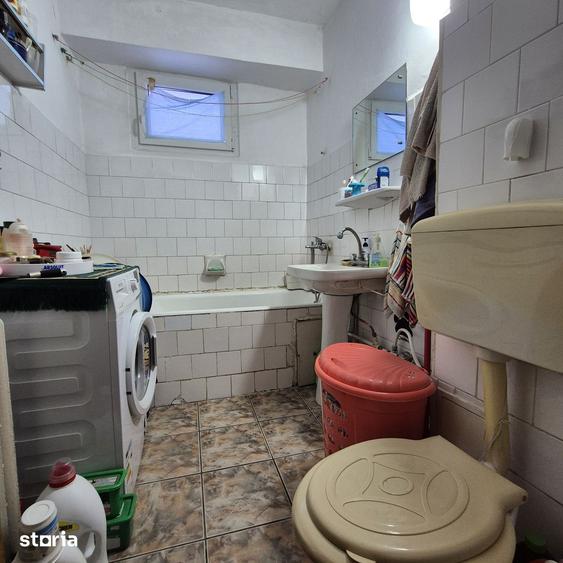 Apartament cu 2 camere decomandat în Polivalentă