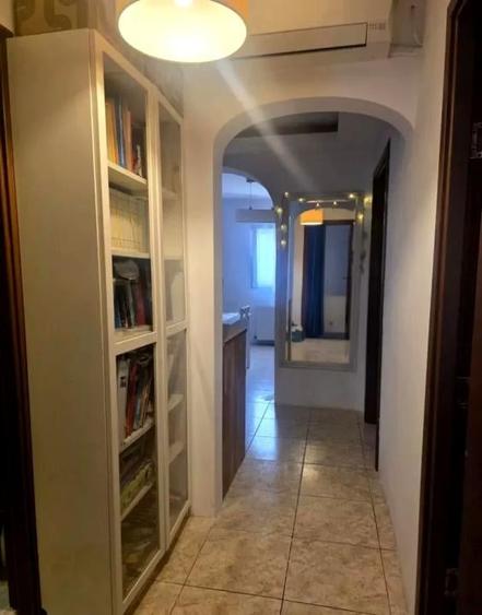 Apartament cu 3 camere decomandat în Titan