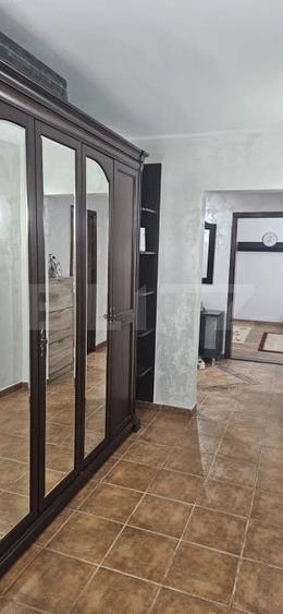 Apartament cu 3 camere decomandat în Filiași