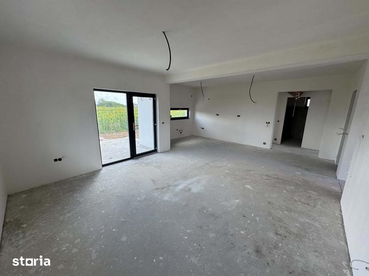 Casă cu 3 camere cu Teren 370 Mp în Odoreu