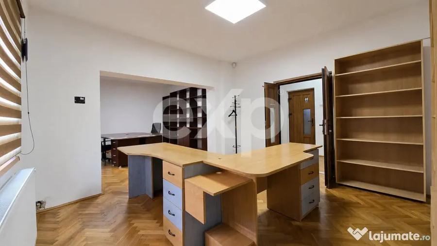 Apartament cu 3 camere decomandat în Central