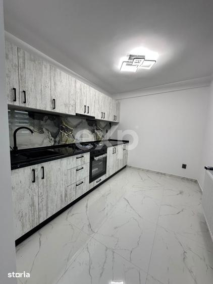 Apartament de vanzare 3 camere , Micro 8 ,et 1 - 10