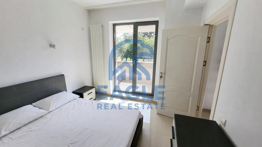 Apartament cu 2 camere nedecomandat, mobilat în City Park Mall
