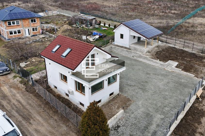 Casă individuală cu 4 camere cu Canalizare în Șura Mare