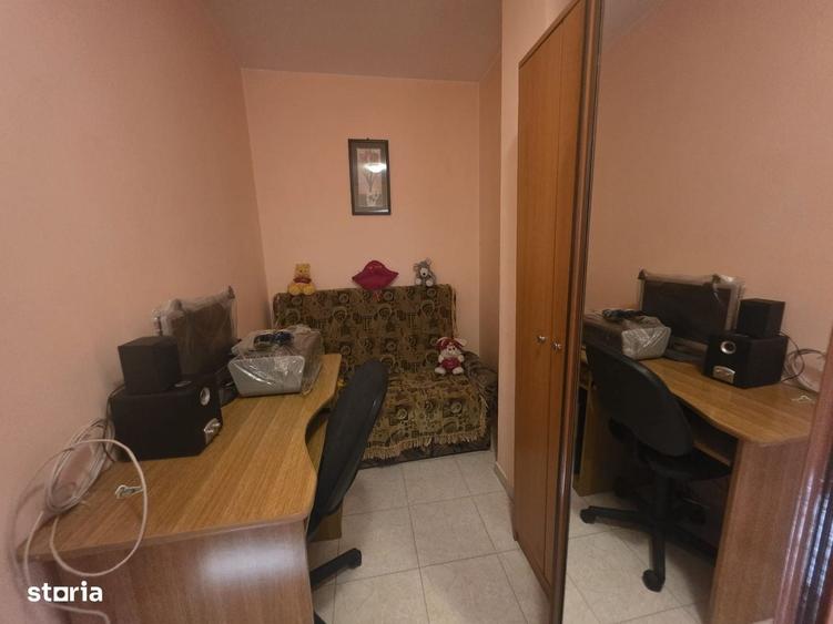 Apartament cu 2 camere decomandat în Tractorul