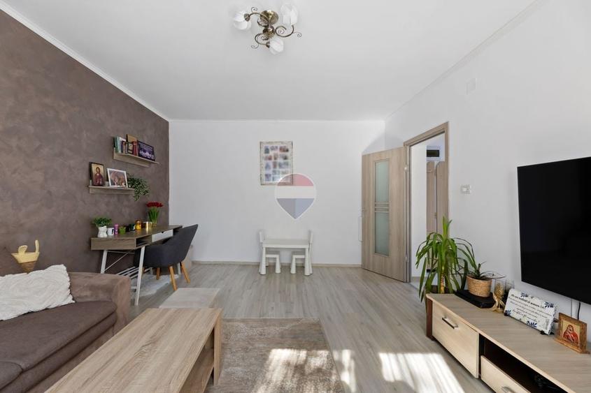Casă individuală cu 4 camere cu Teren 550 Mp în Central