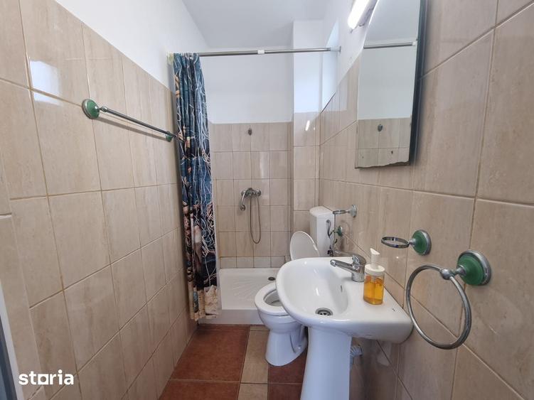 Casă cu 7 camere cu Teren 136 Mp în Central