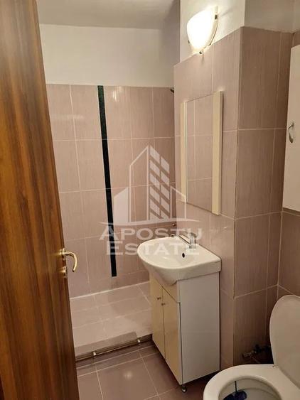 Apartament cu 2 camere decomandat, mobilat în Torontalului