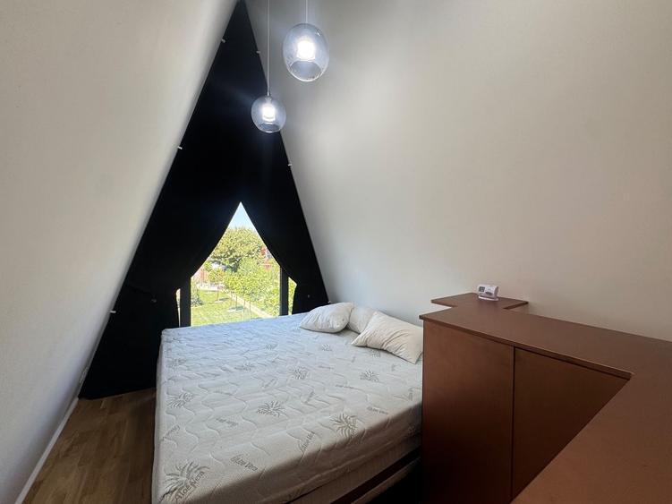 Casă individuală cu 8 camere cu Piscina în Grădiștea