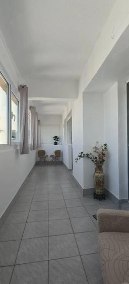Apartament cu 4 camere semidecomandat în Iancului