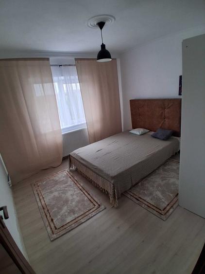 Apartament cu 3 camere decomandat în Exterior Vest
