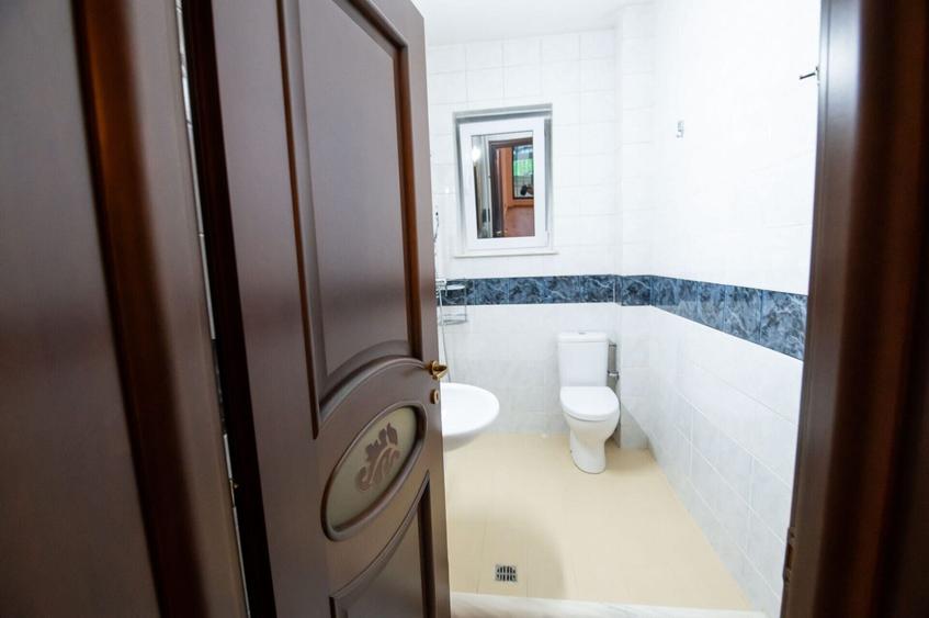 Casă individuală cu 22 camere cu Teren 719 Mp în Băneasa