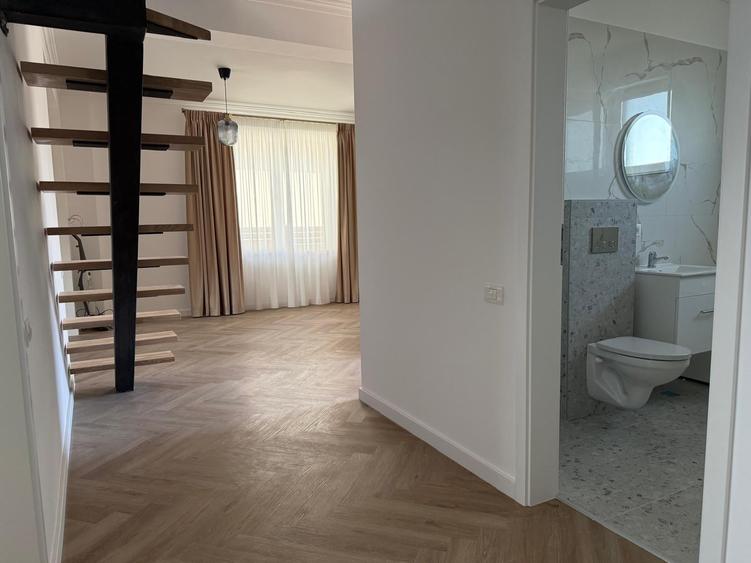 Casă individuală cu 4 camere cu Teren 450 Mp în Frumușani